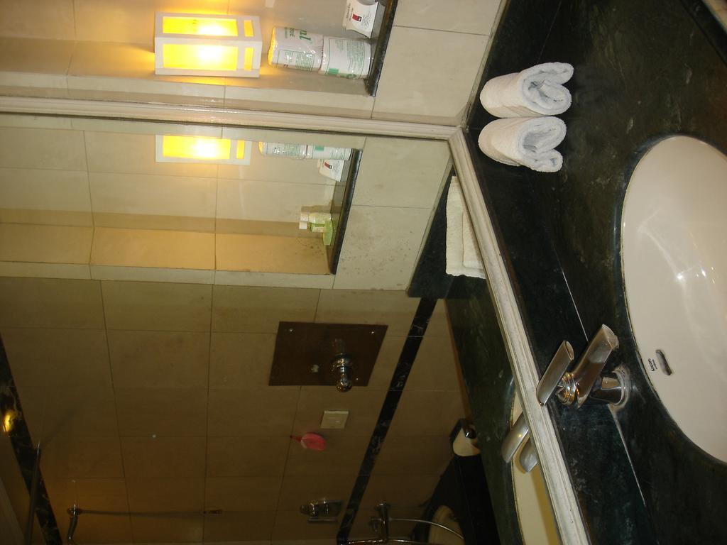 J'S Inn New Delhi Luaran gambar