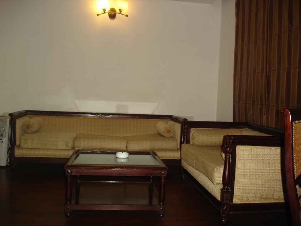 J'S Inn New Delhi Luaran gambar